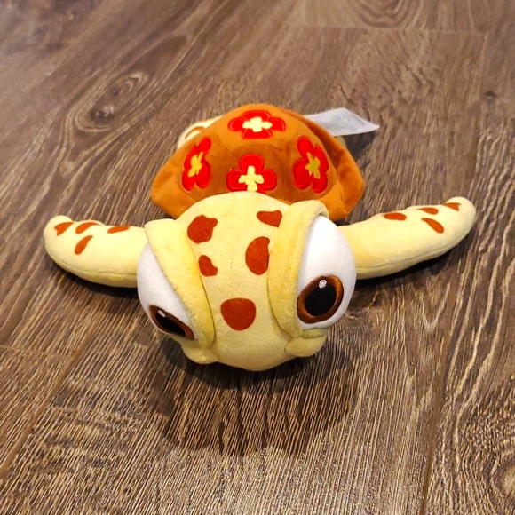 🌸 🐢 Disney Store Squirt 12" Flower Shell Turtle Finding Nemo - Picture 1 of 7